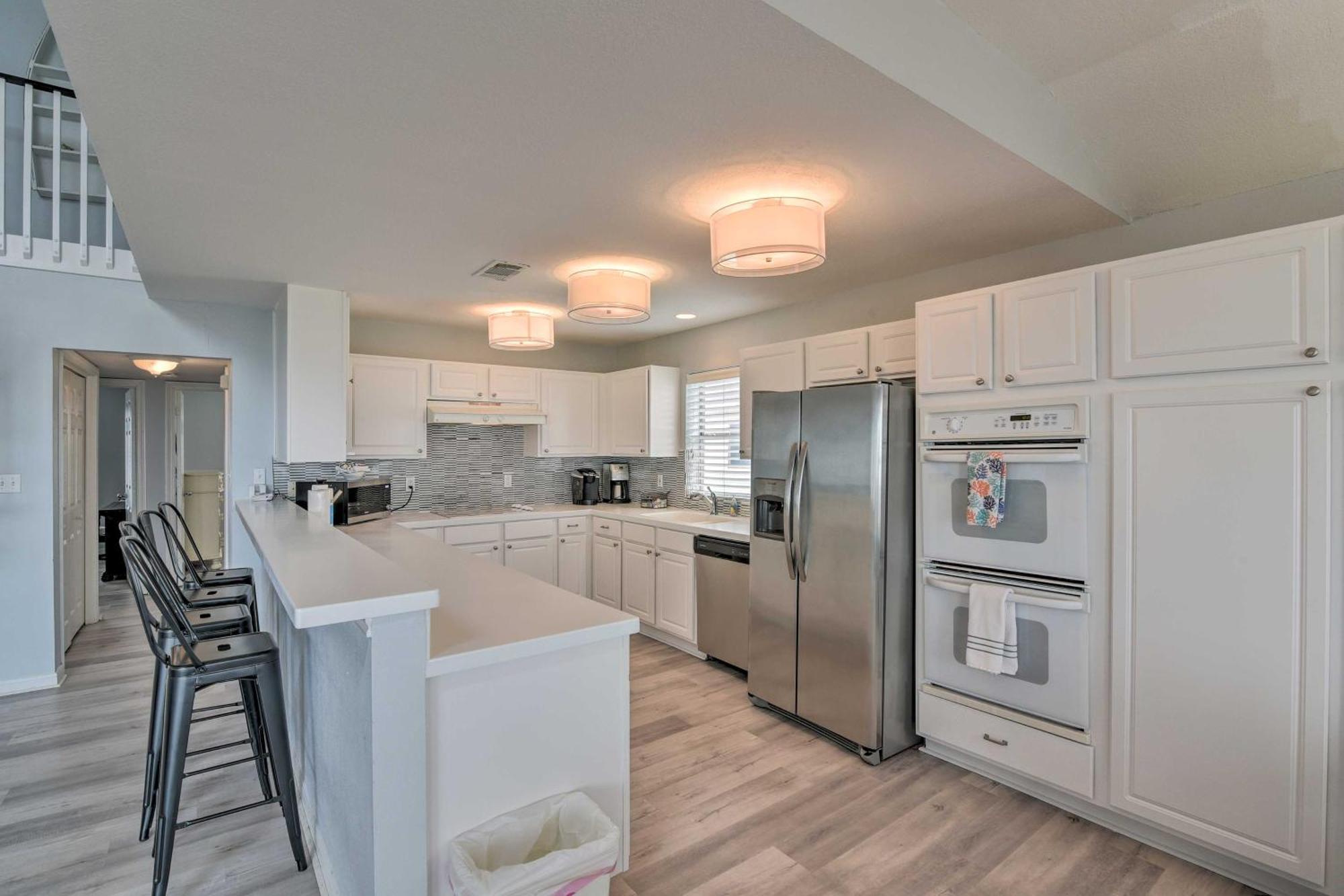 Oceanfront Galveston Home - Walk To Beach! Buitenkant foto