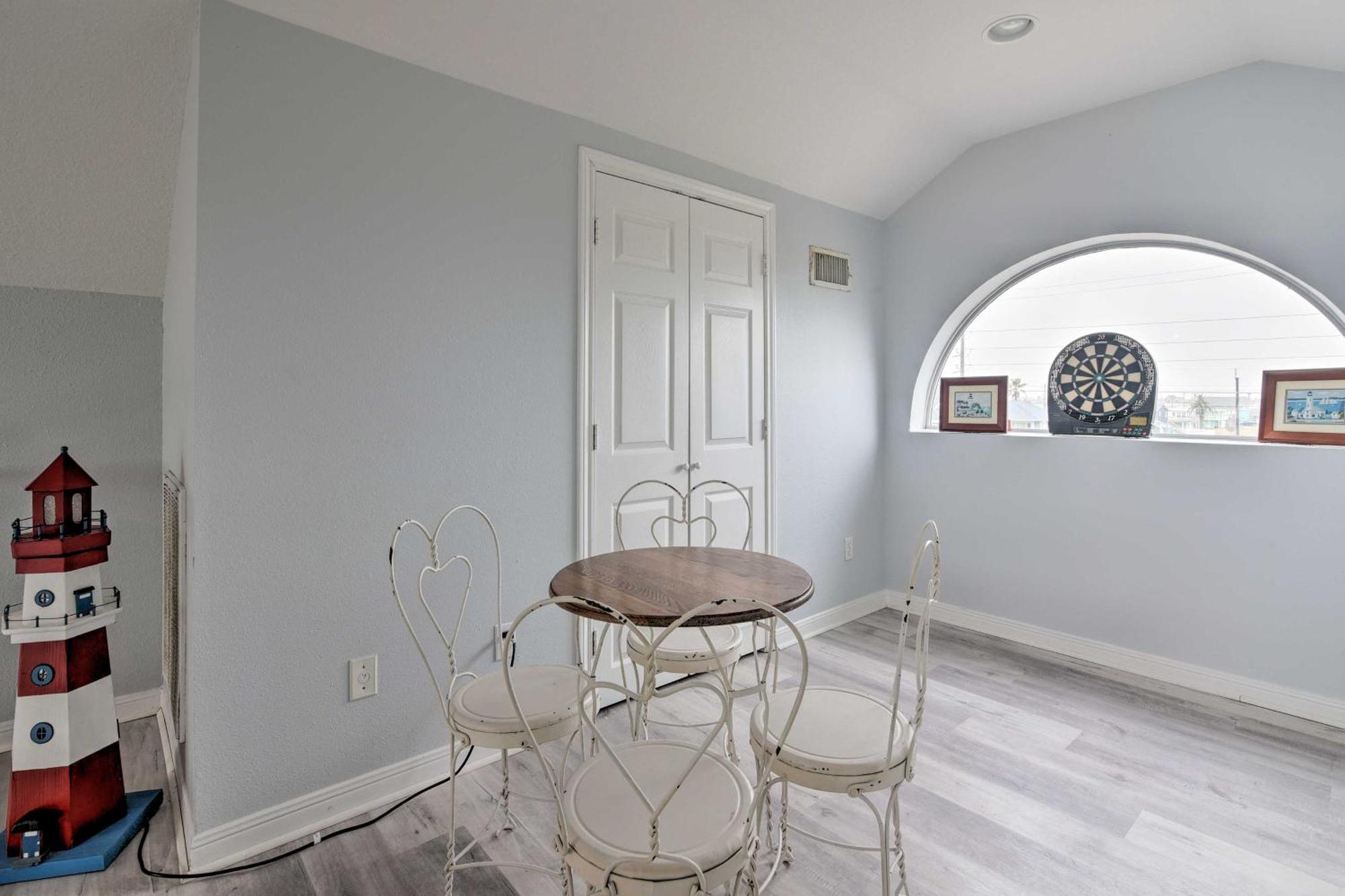 Oceanfront Galveston Home - Walk To Beach! Buitenkant foto