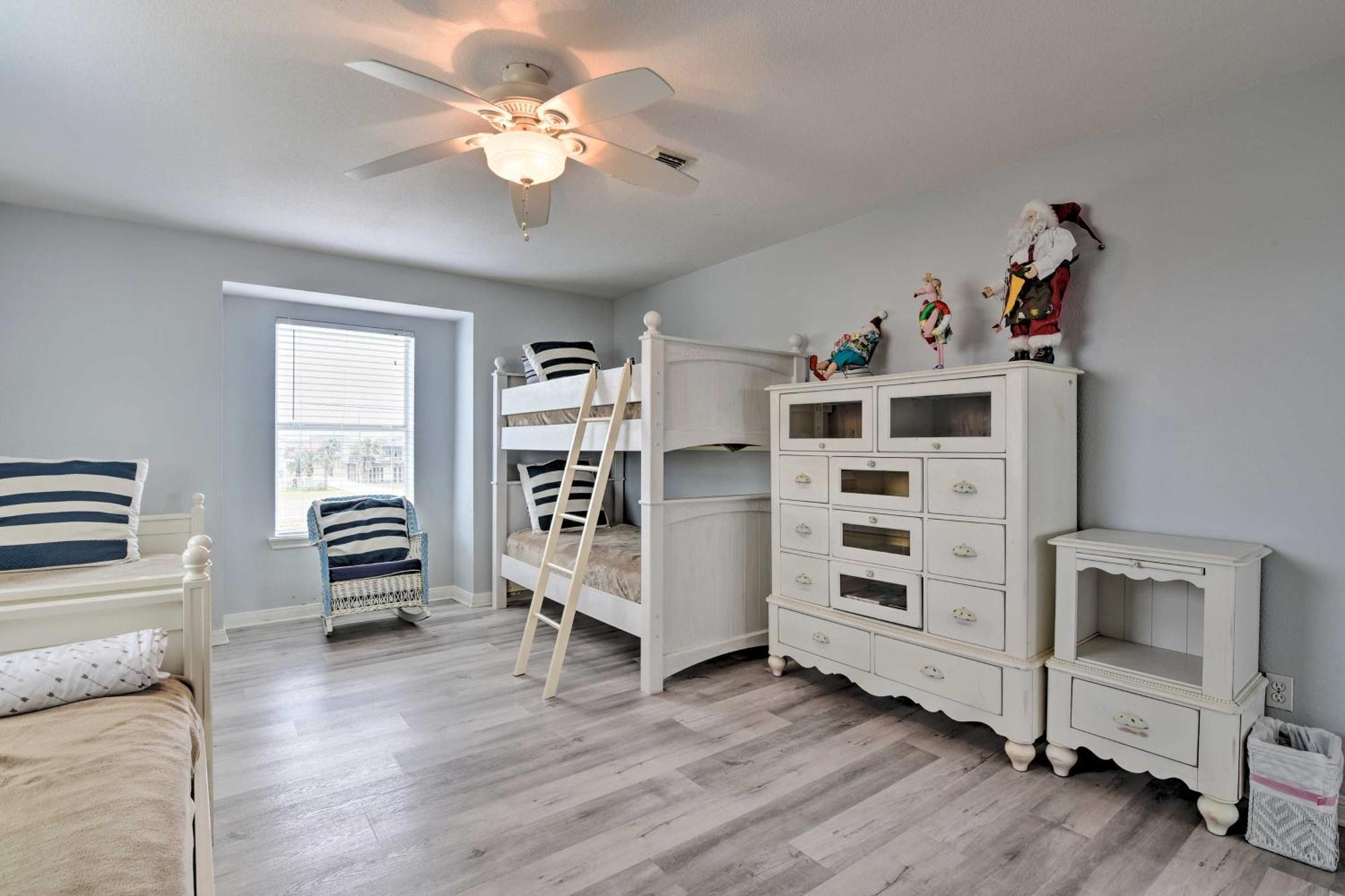 Oceanfront Galveston Home - Walk To Beach! Buitenkant foto