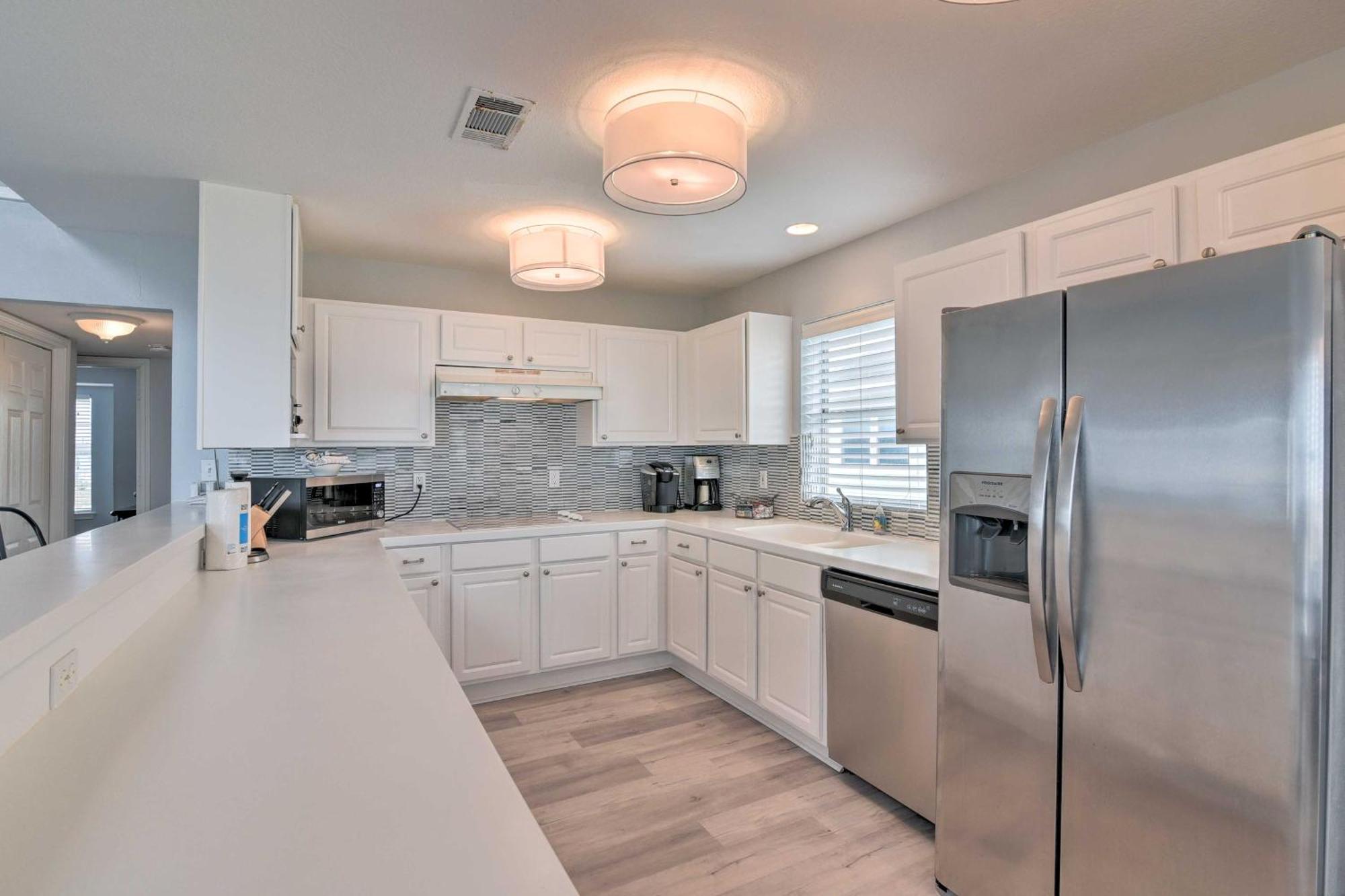 Oceanfront Galveston Home - Walk To Beach! Buitenkant foto