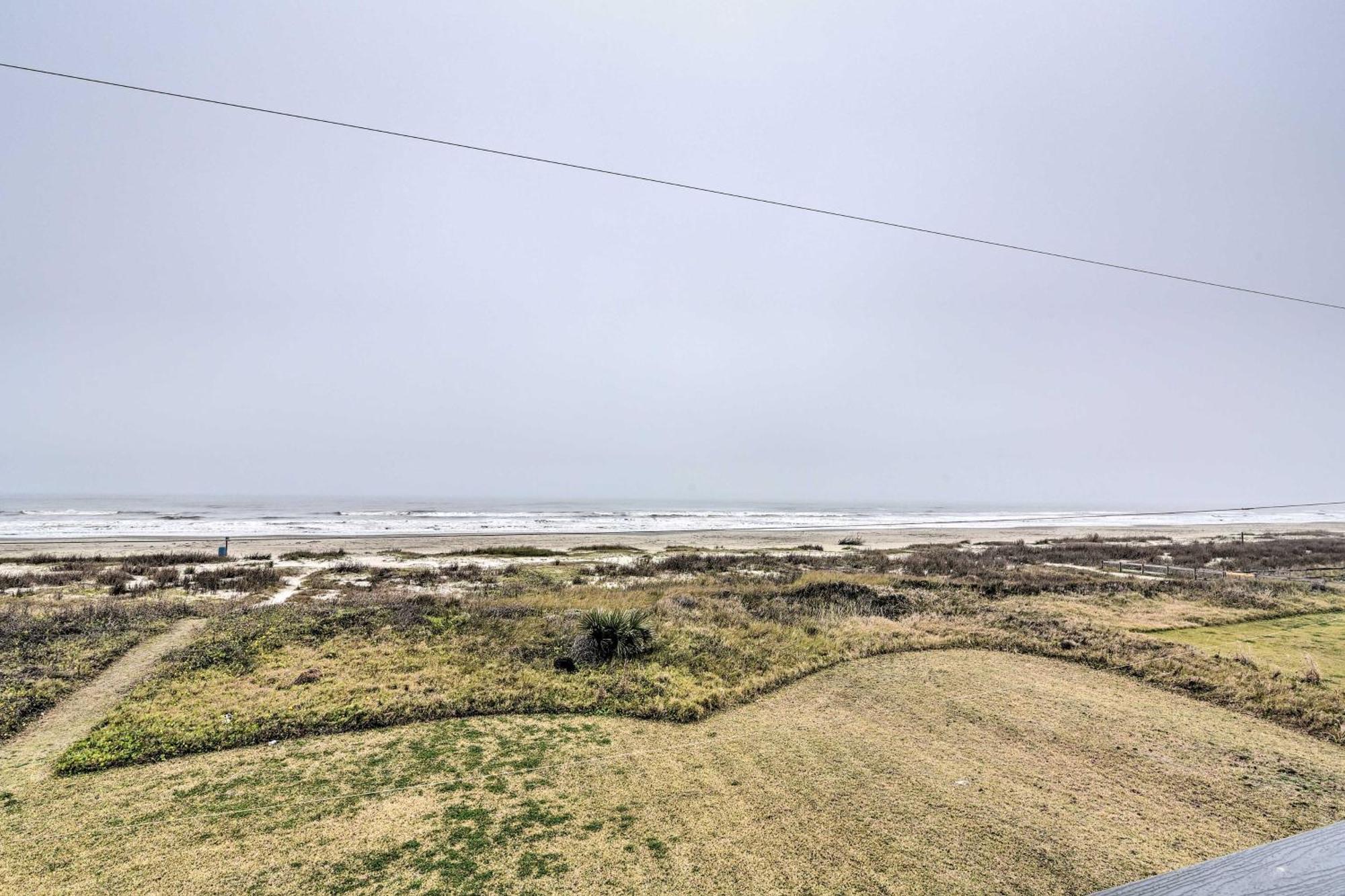 Oceanfront Galveston Home - Walk To Beach! Buitenkant foto