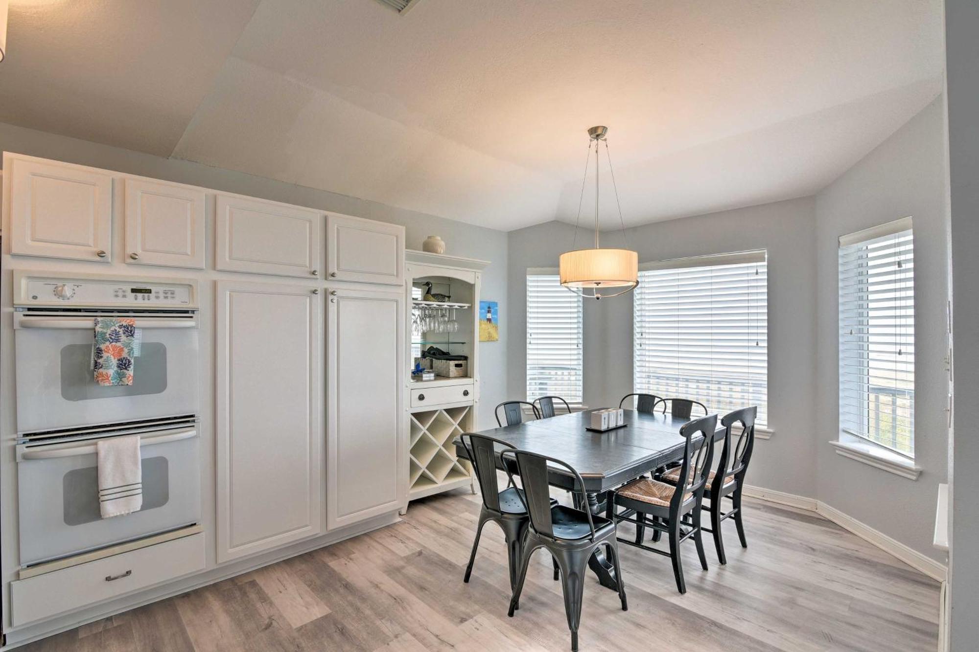 Oceanfront Galveston Home - Walk To Beach! Buitenkant foto