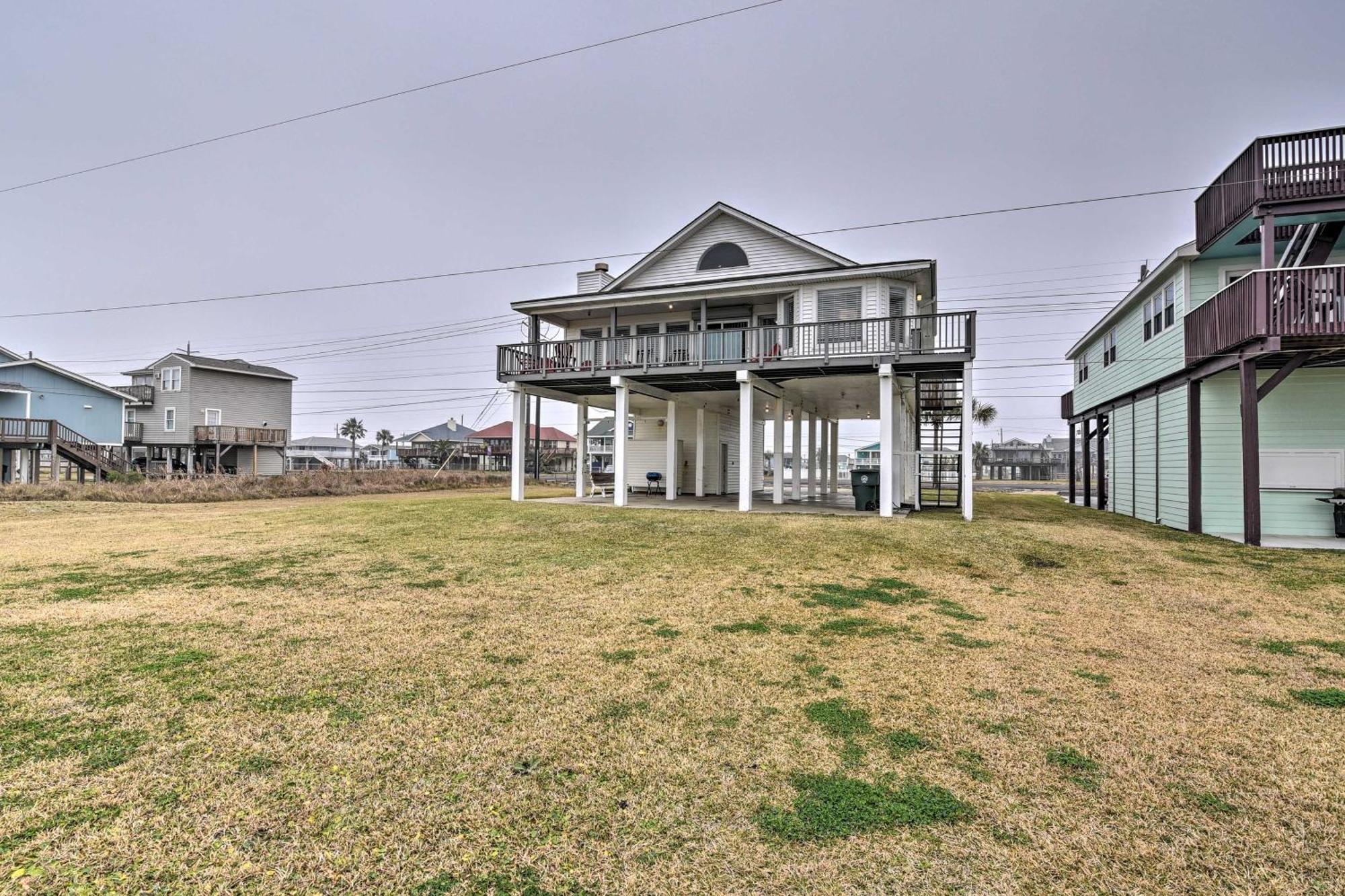 Oceanfront Galveston Home - Walk To Beach! Buitenkant foto